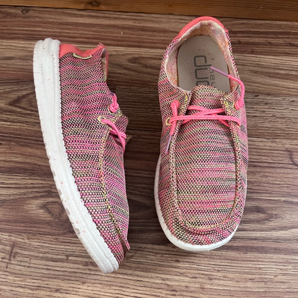 Hey Dude Women's Pink Knit Lace-Up Sneakers